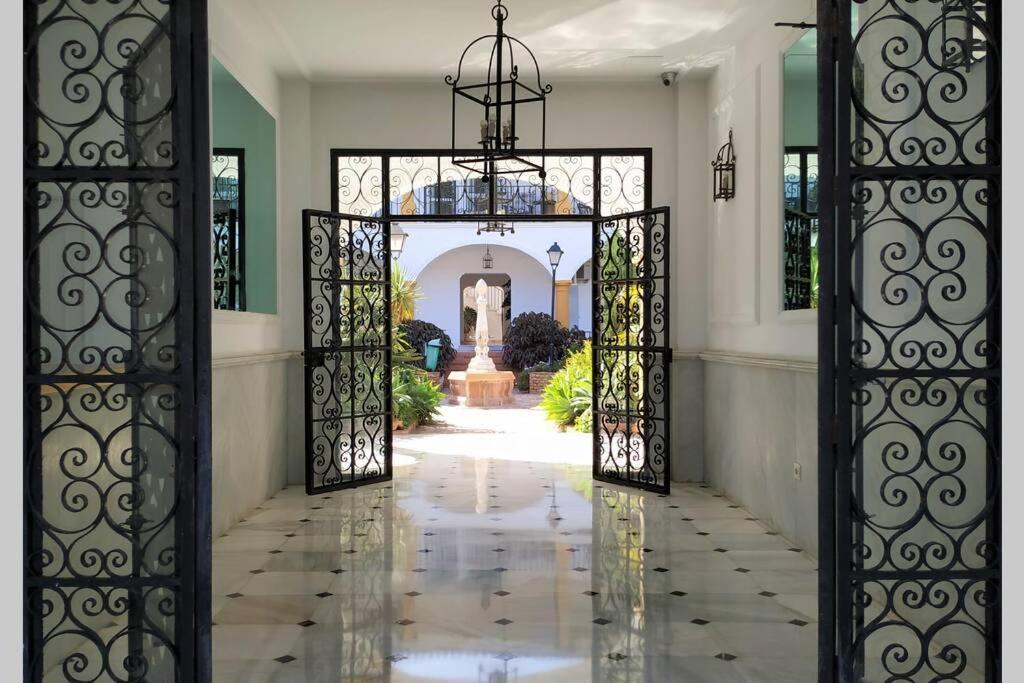 Dona Carlota Gardens, Sea Views, Pool, Restaurant Apartment Torremolinos Bagian luar foto