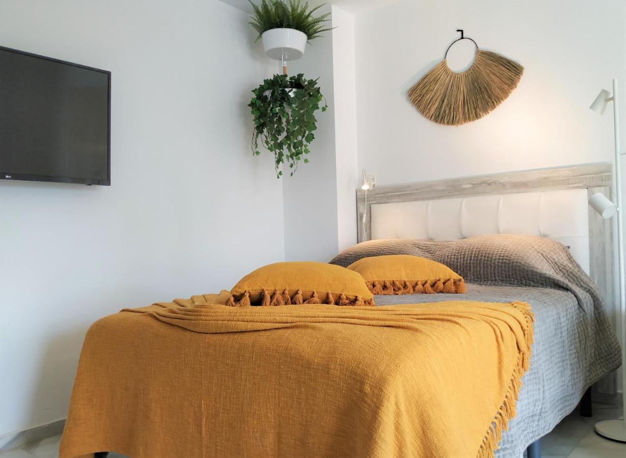 Dona Carlota Gardens, Sea Views, Pool, Restaurant Apartment Torremolinos Bagian luar foto